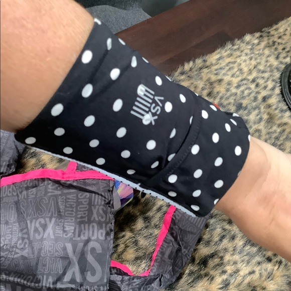 30oz THERMOS BY PINK, WRISTBAND AND REUSABLE BAG - Picture 3 of 9